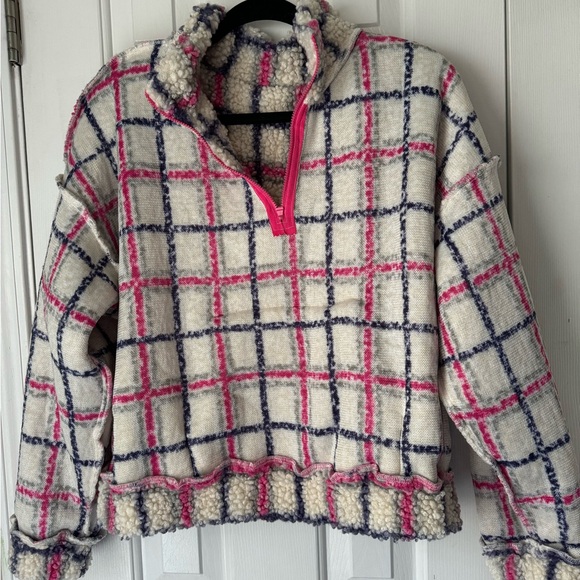 J. NNA Sherpa Quarter Zip - Picture 7 of 11